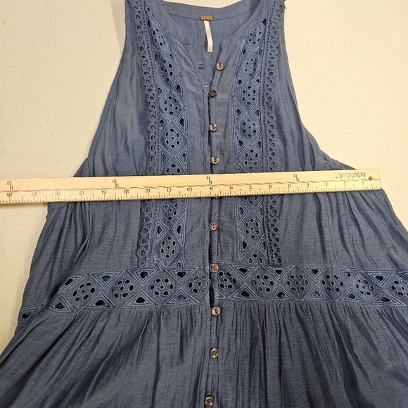 FREE PEOPLE Beach Dress Tunic Sleeveless Eyelet Accents Blue X-Small XS - Picture 3 of 5